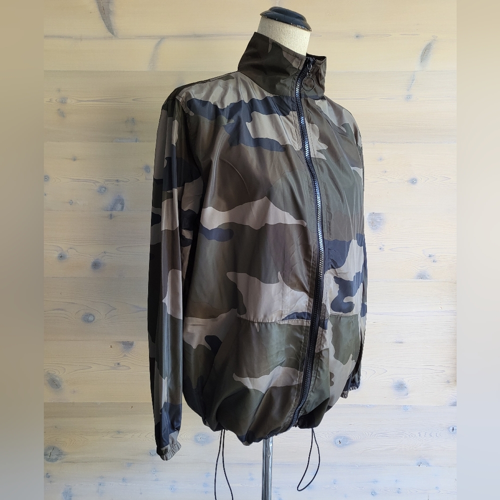 NWT Wild Fable Oversized Camo Camoflage Windbreaker Jacket size S - Picture 3 of 11